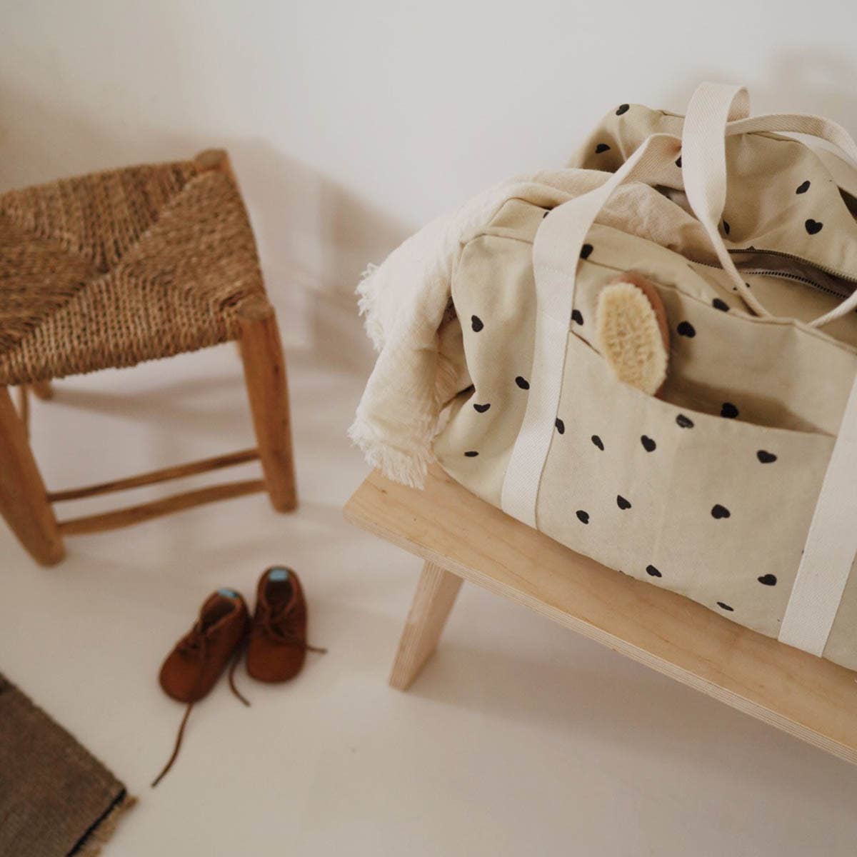 Damen Tasche beige mit Herzmuster