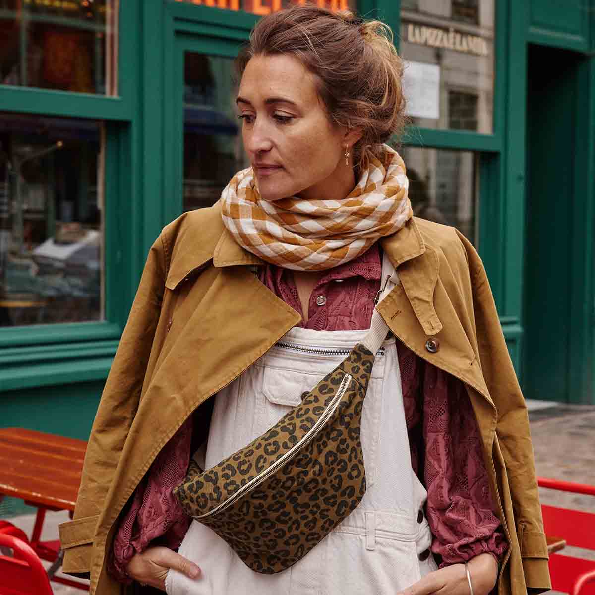 GRAU-OLIVGRÜNE GÜRTELTASCHE