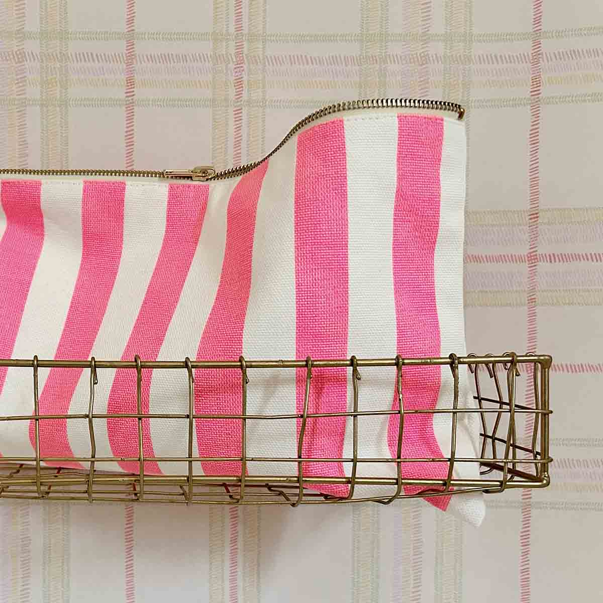LILI NEONPINKE GESTREIFTE TASCHE
