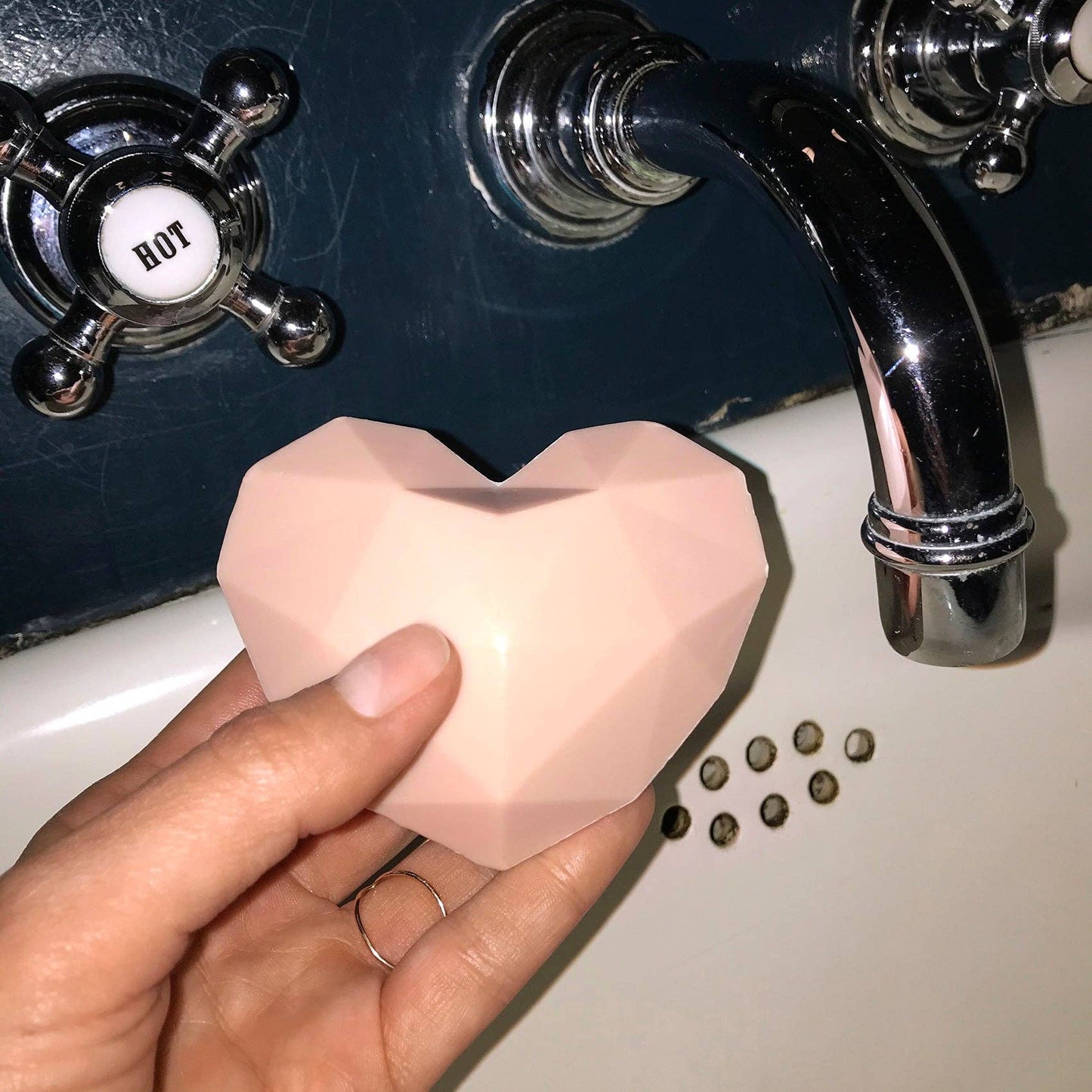 Geschenkseife 'Little Heart of Soap' Herzseife