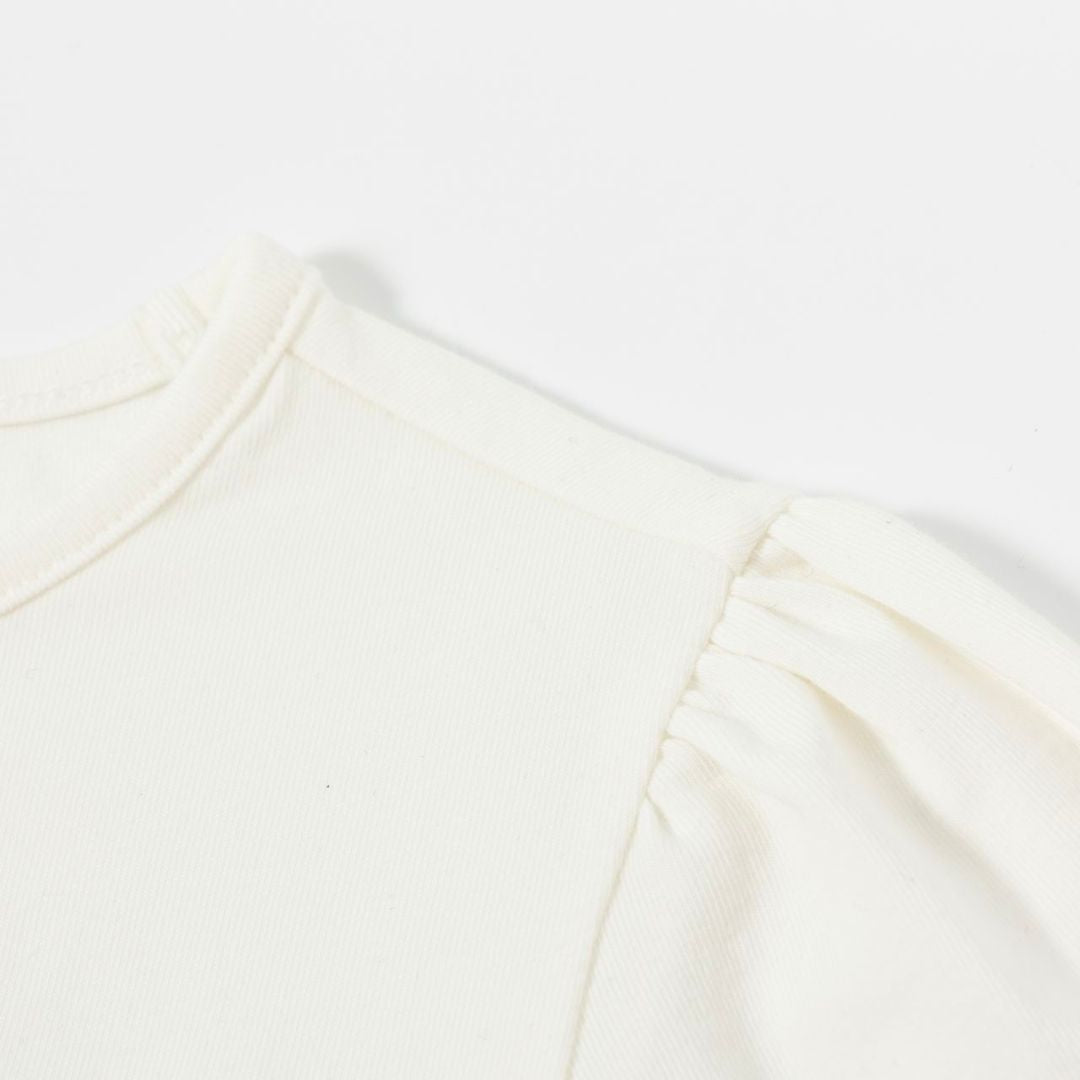 Weißes Longsleeve mit süßer Applikation