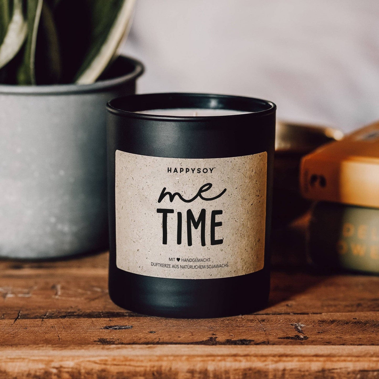 Duftkerze 'me time' schwarz