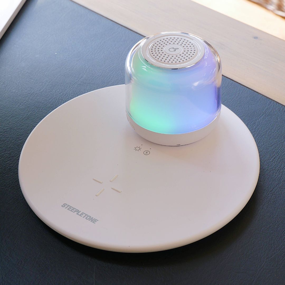 CHARGE & PLAY Kabelloses Ladegerät und Bluetooth-Lautsprecher