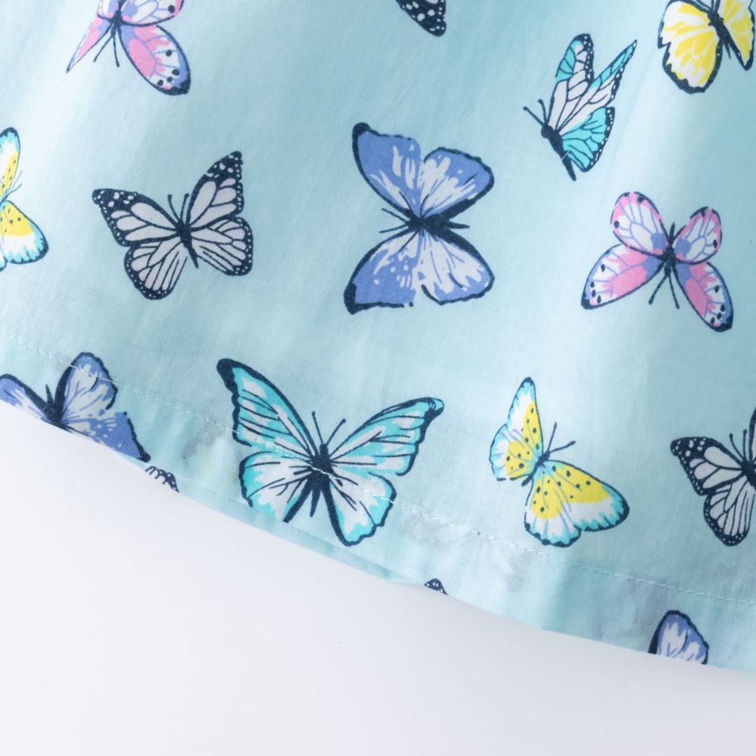 Mädchenkleid mit Schmetterlingsmuster