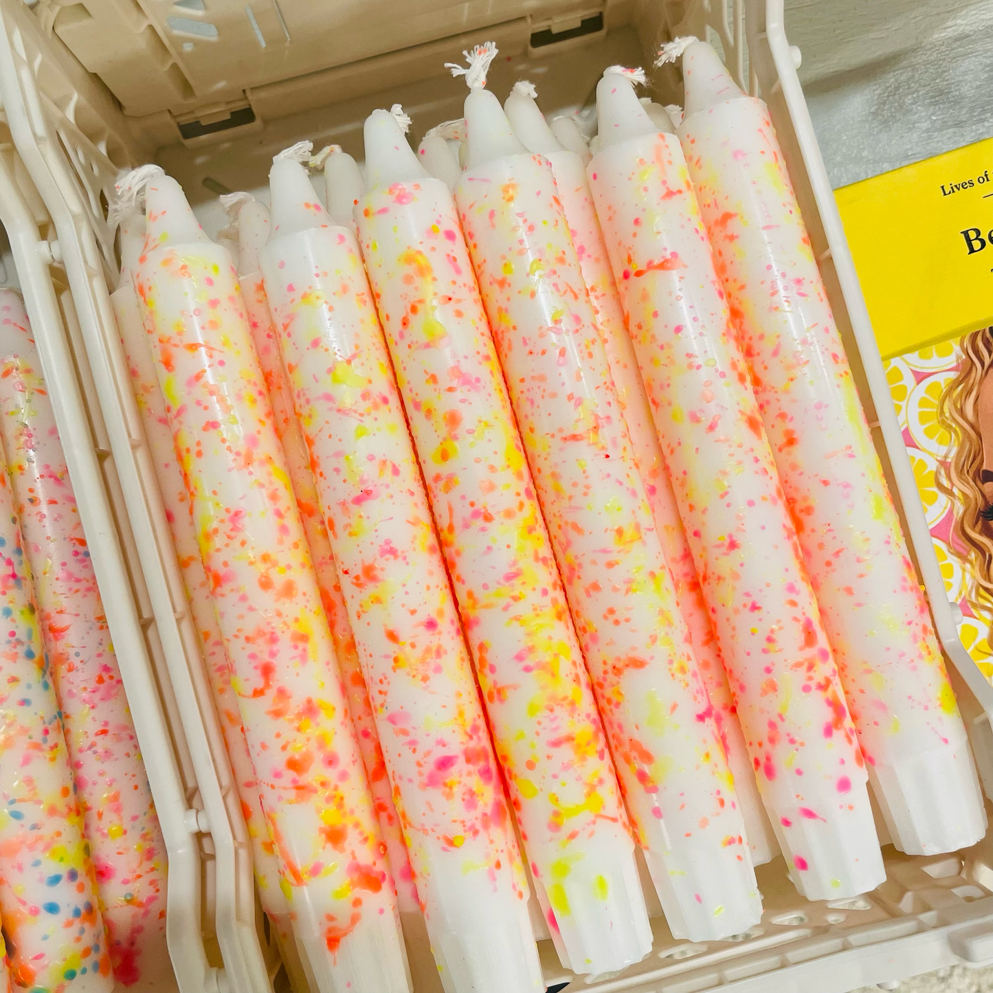 Kerze 'Konfetti Neon'