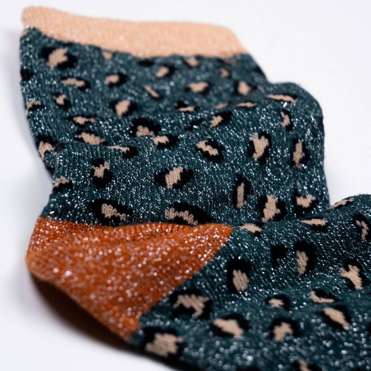 Glitzersocken mit Leopardenmuster grün/silber