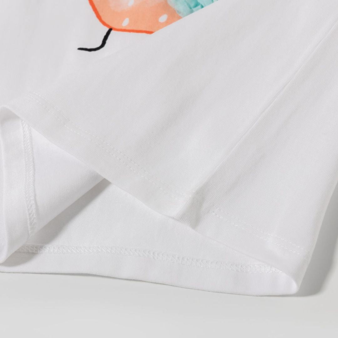 süßes T-Shirt mit Erdbeere