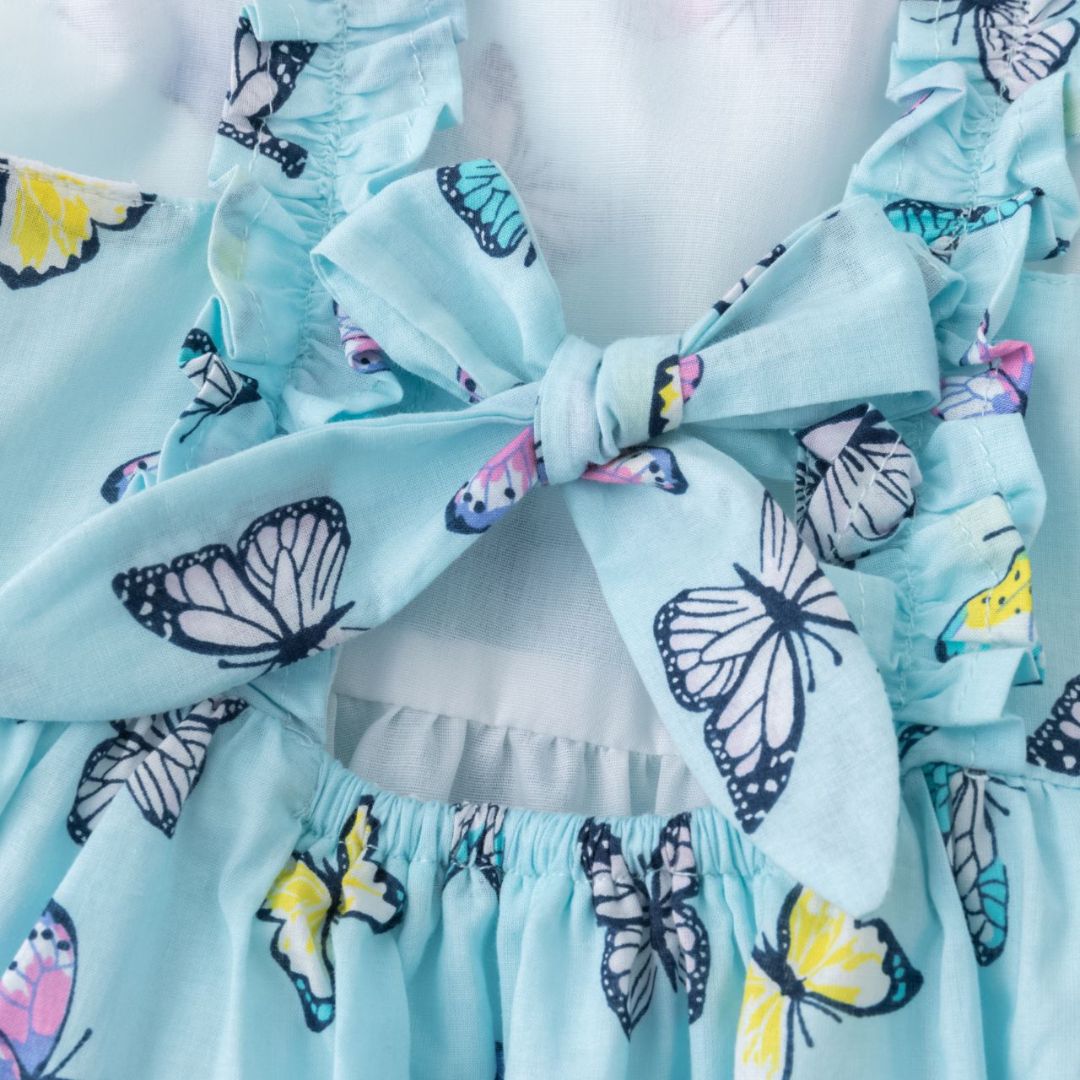 Mädchenkleid mit Schmetterlingsmuster