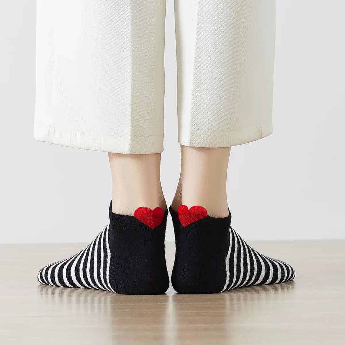 Damen Socken kurz gestreift mit Lasche Herz