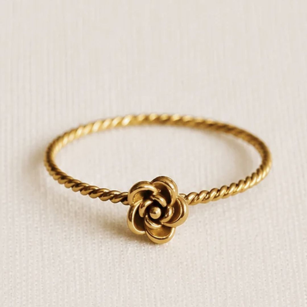 Damen Ring gedreht mit kleiner Rose