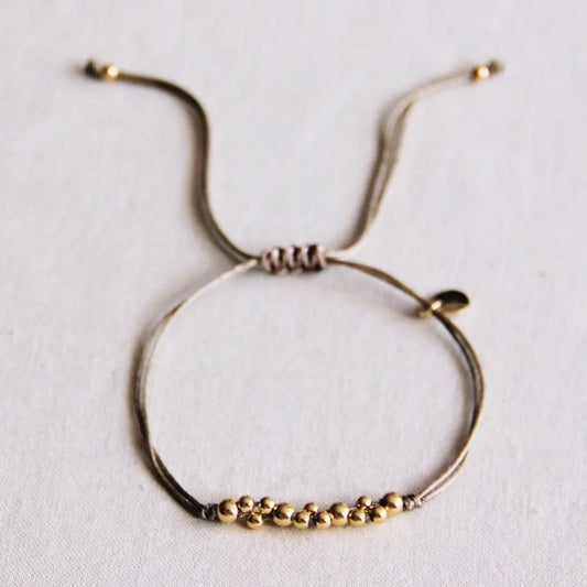 Satinarmband mit goldfarbenen Perlen taupe/gold