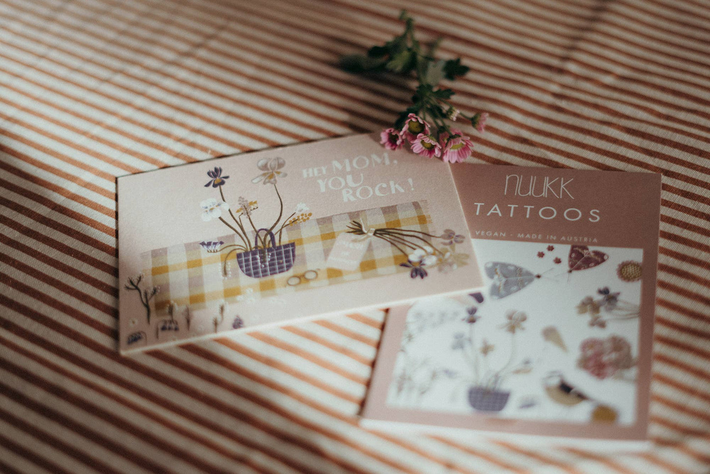 Postkarte 'HEY MOM YOU ROCK'