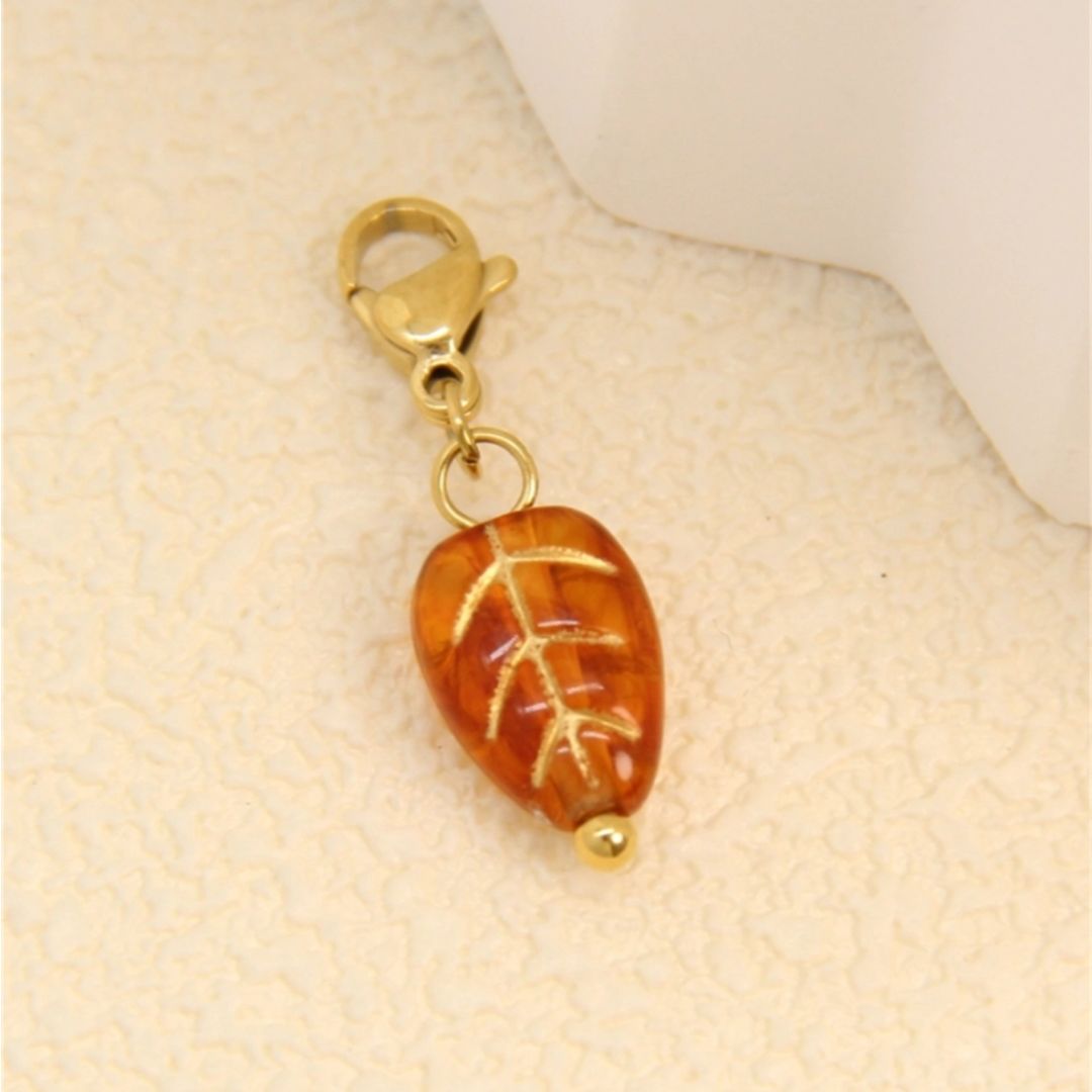 Süßer Anhänger 'Charm Blatt Bernstein' gold