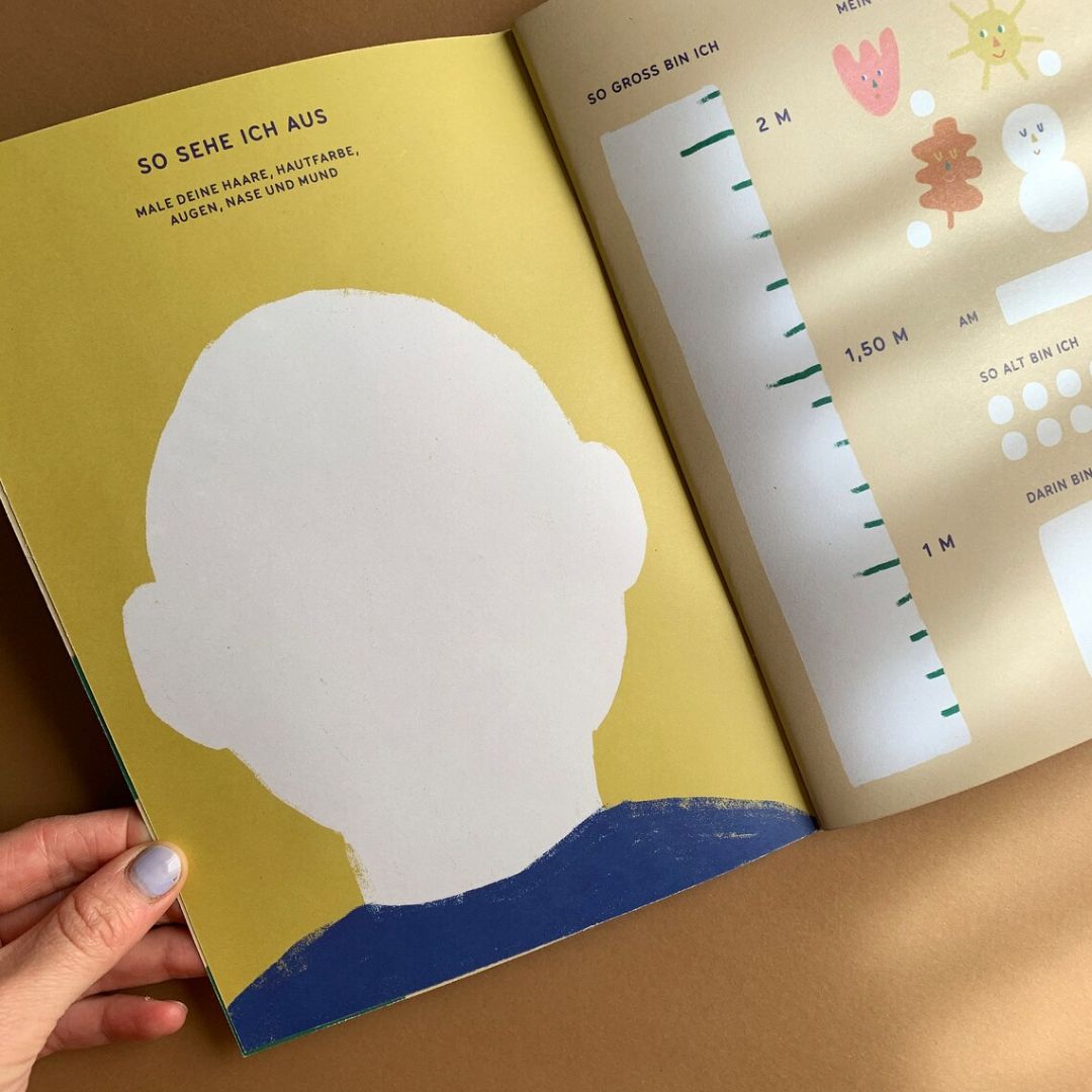 Buch zum Ausfüllen 'EIN BUCH ÜBER MICH'