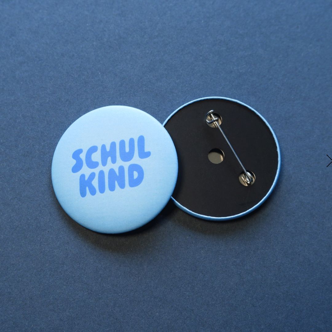 Ansteckbutton 'SCHULKIND' blau