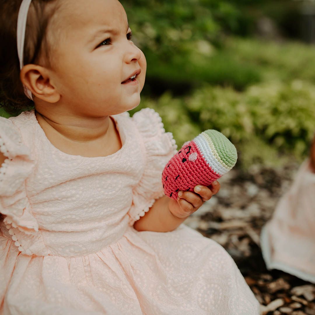 Handgemachte Baby Rassel 'One in a Melon'