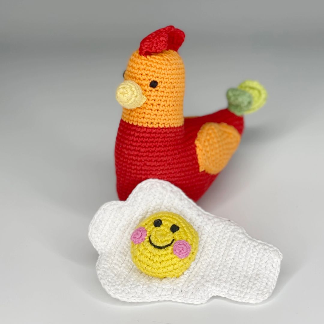 Handgemachte Baby Rassel 'Spiegelei'