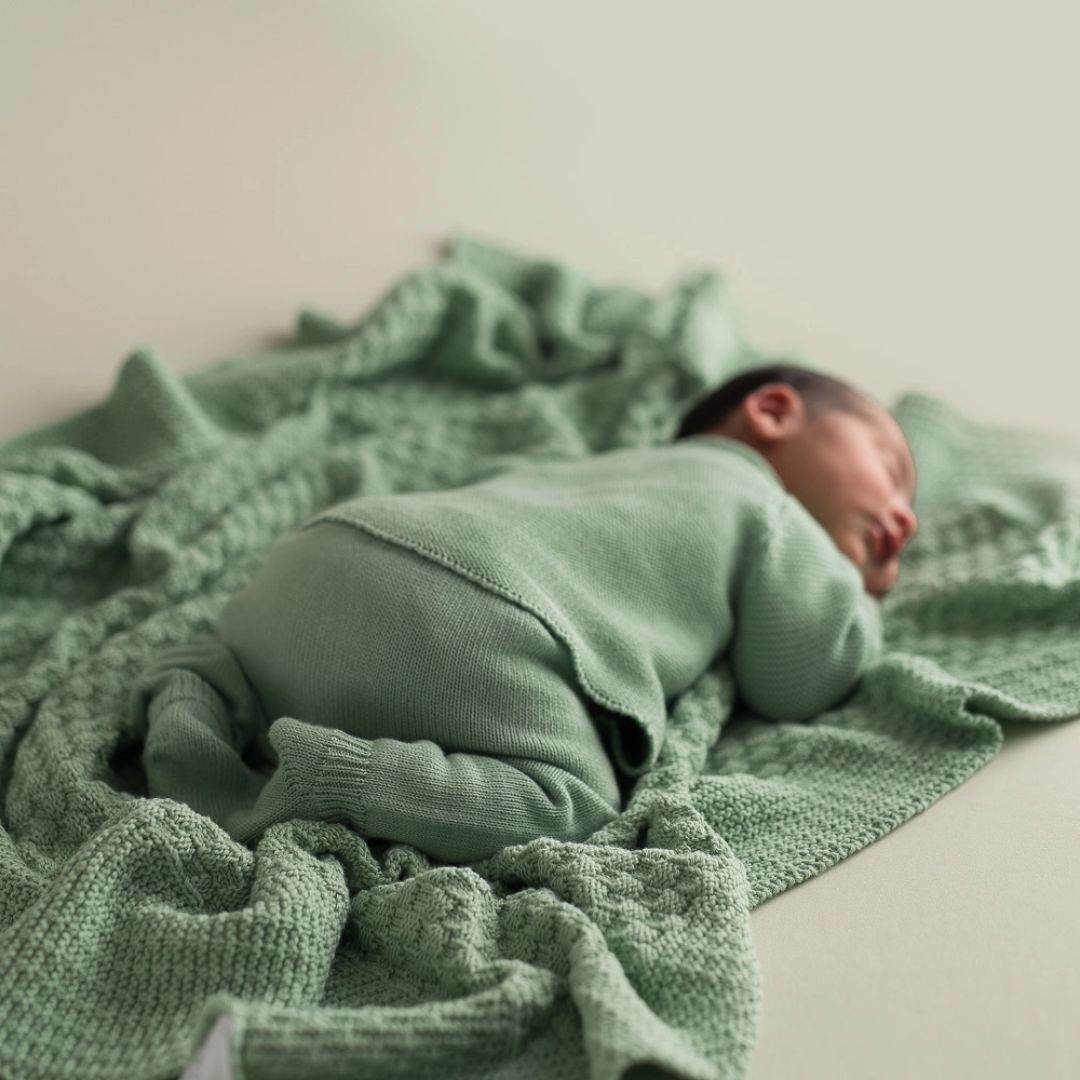 Quadratische weiche grüne Babydecke