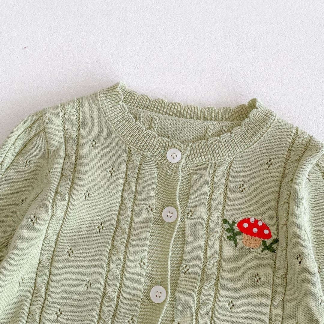 Baby Strickjacke mit Pilz Stickerei grün