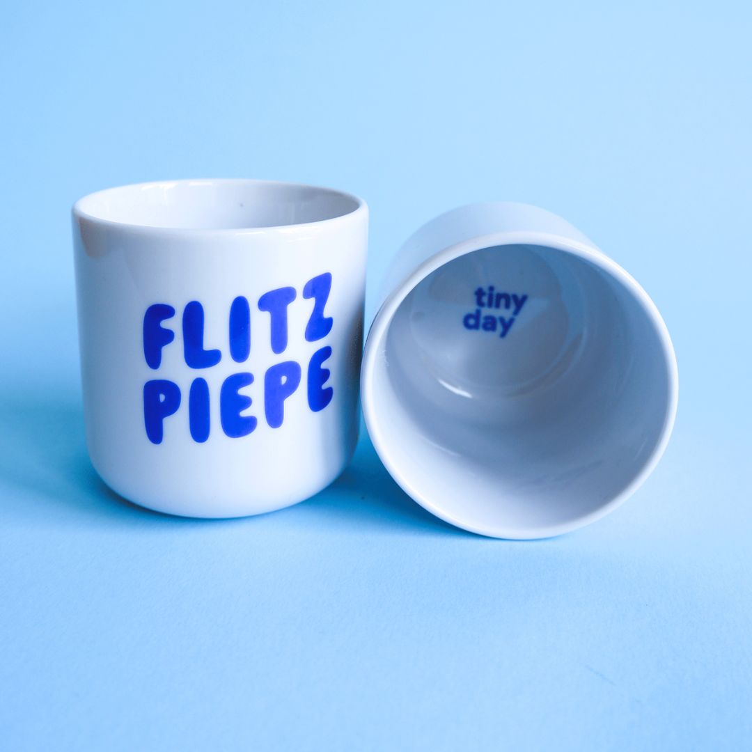 Becher 'Flitzpiepe' blau