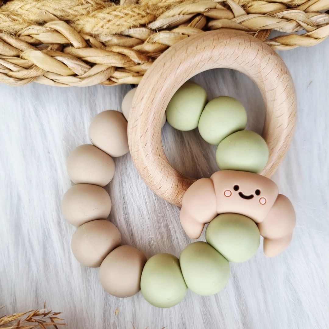 Happy Beißring 'Croissant' salbei