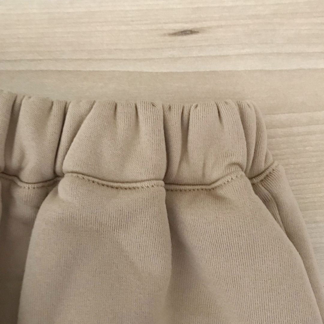 Outfit Set mit Blümchen Stickerei braun