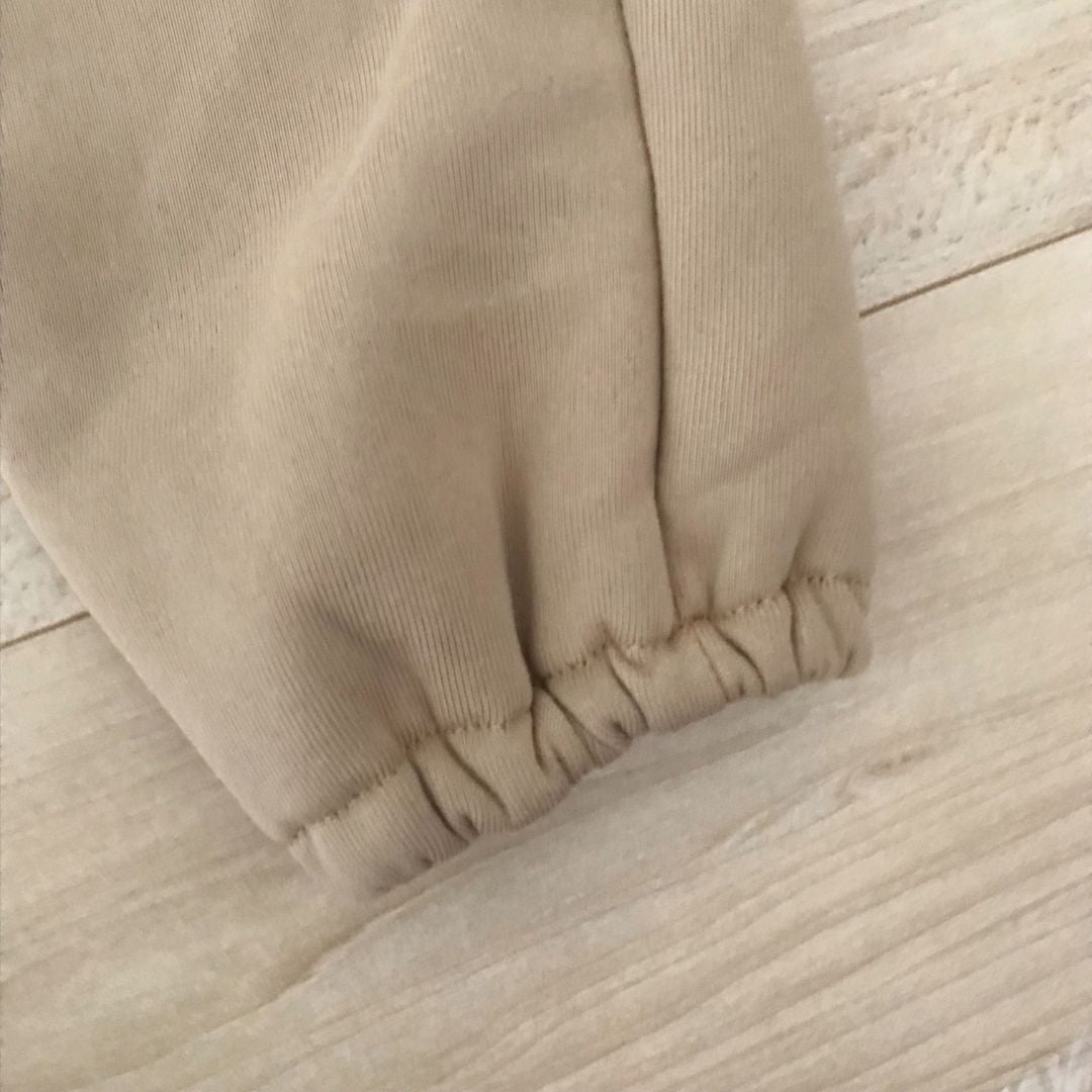 Outfit Set mit Blümchen Stickerei braun