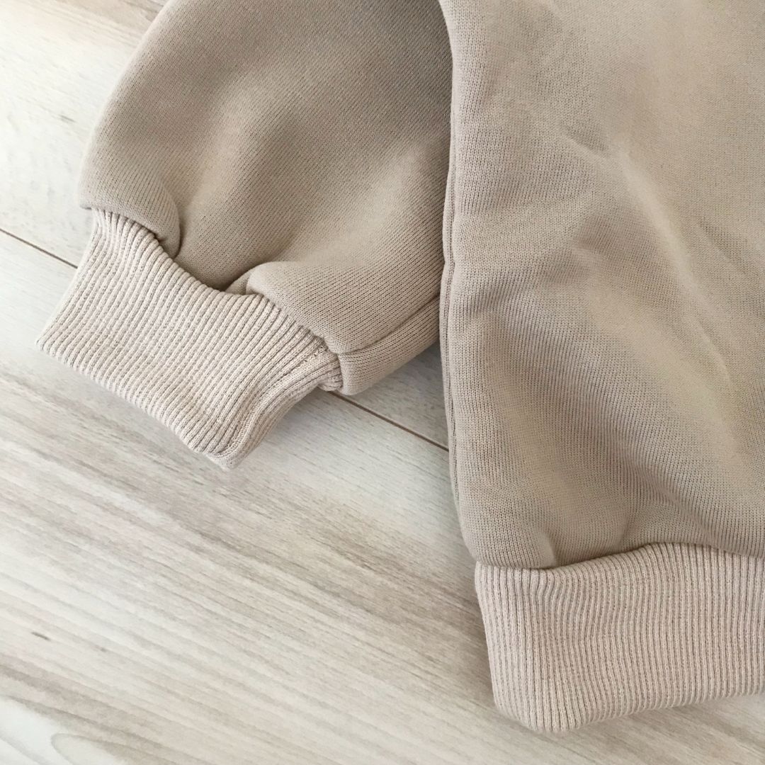 Outfit Set mit Blümchen Stickerei braun