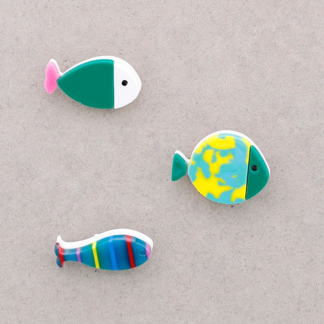Broschenset mit drei Fischen grün