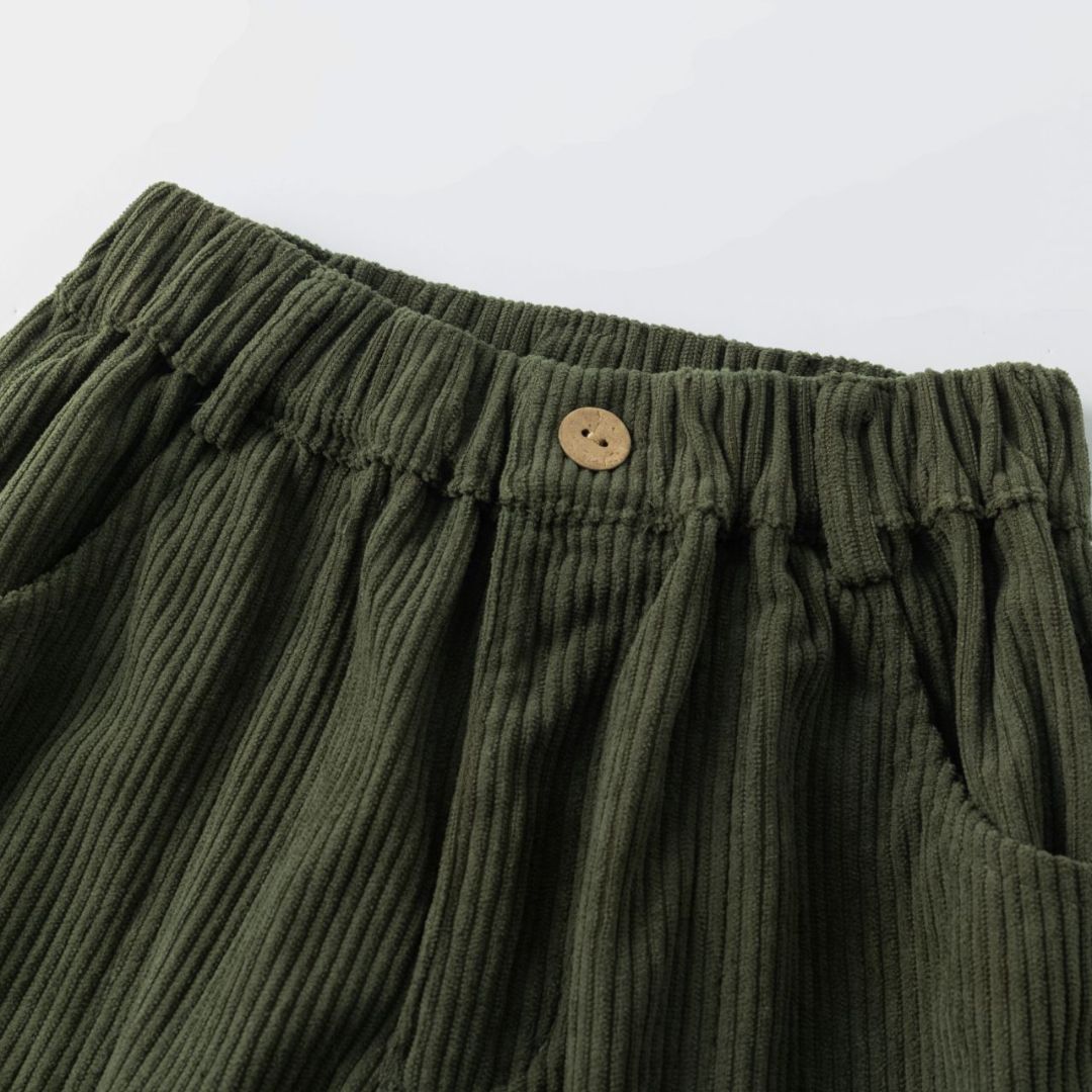 Weite Cordhose mit seitlichem Streifen grün