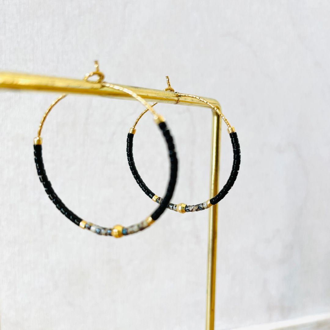 Damen Ohrringe Creolen Miyuki Perlen 'PHYLLIS' schwarz/gold