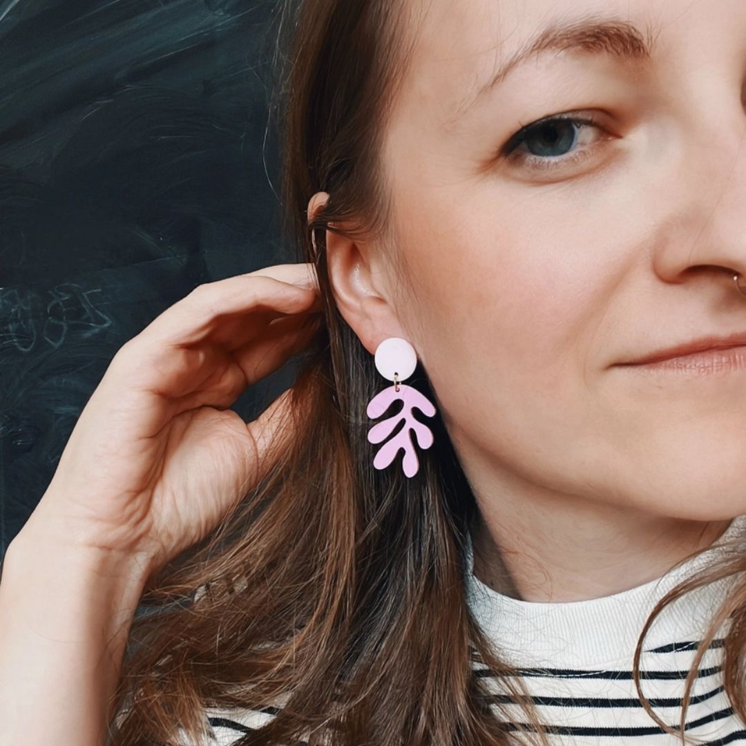 Damen Ohrringe 'Matisse Florale Blatt' violett