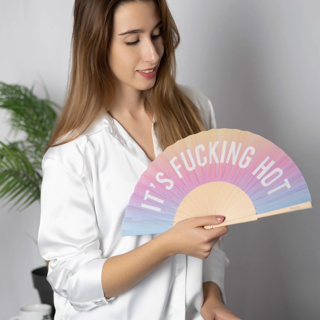 Damen Fächer 'Its fucking hot' rosa/blau Verlauf Glow In The Dark