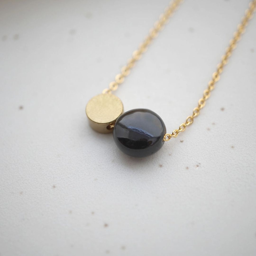 Damen Halskette 'Ana' gold mit zarter Porzellanperle