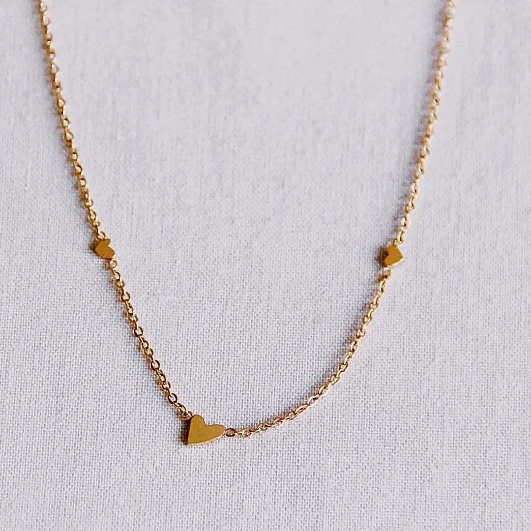 Damen Halskette mit 3 Mini-Herzen gold