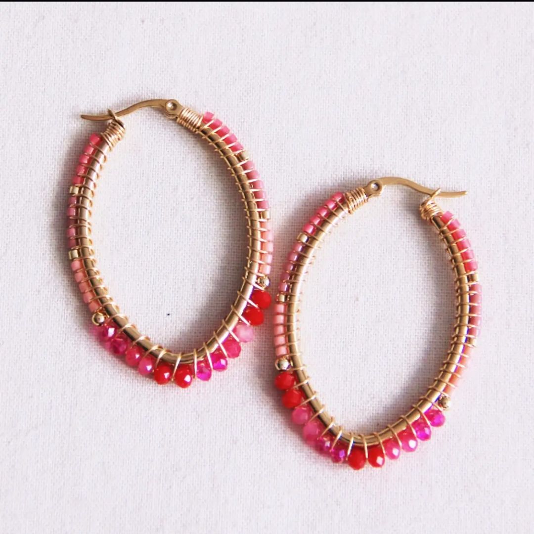 Damen Creolen oval mit Facetten und Miyukis rot/rosa