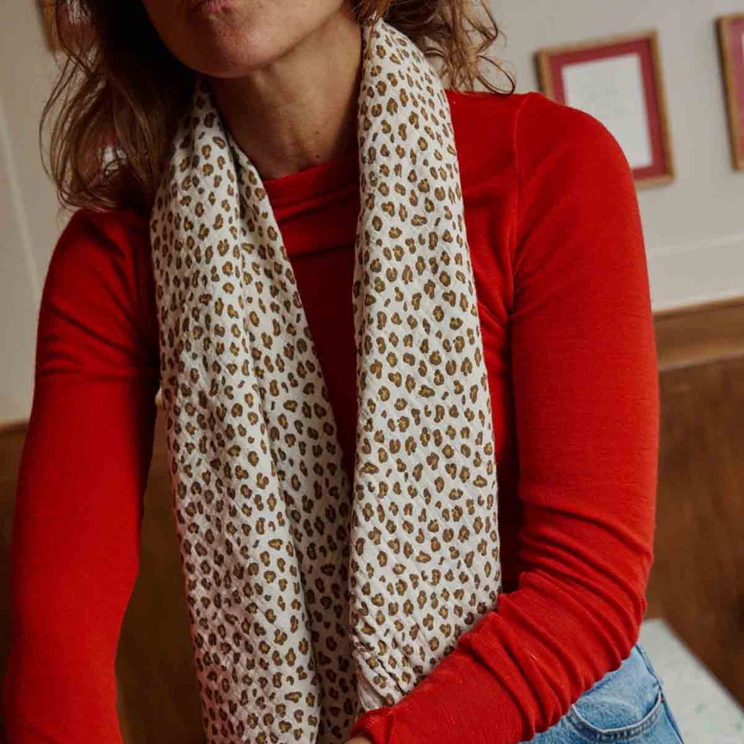 Damen Schaltuch aus Musselin 'Bianca Leopard Greige' 110x110