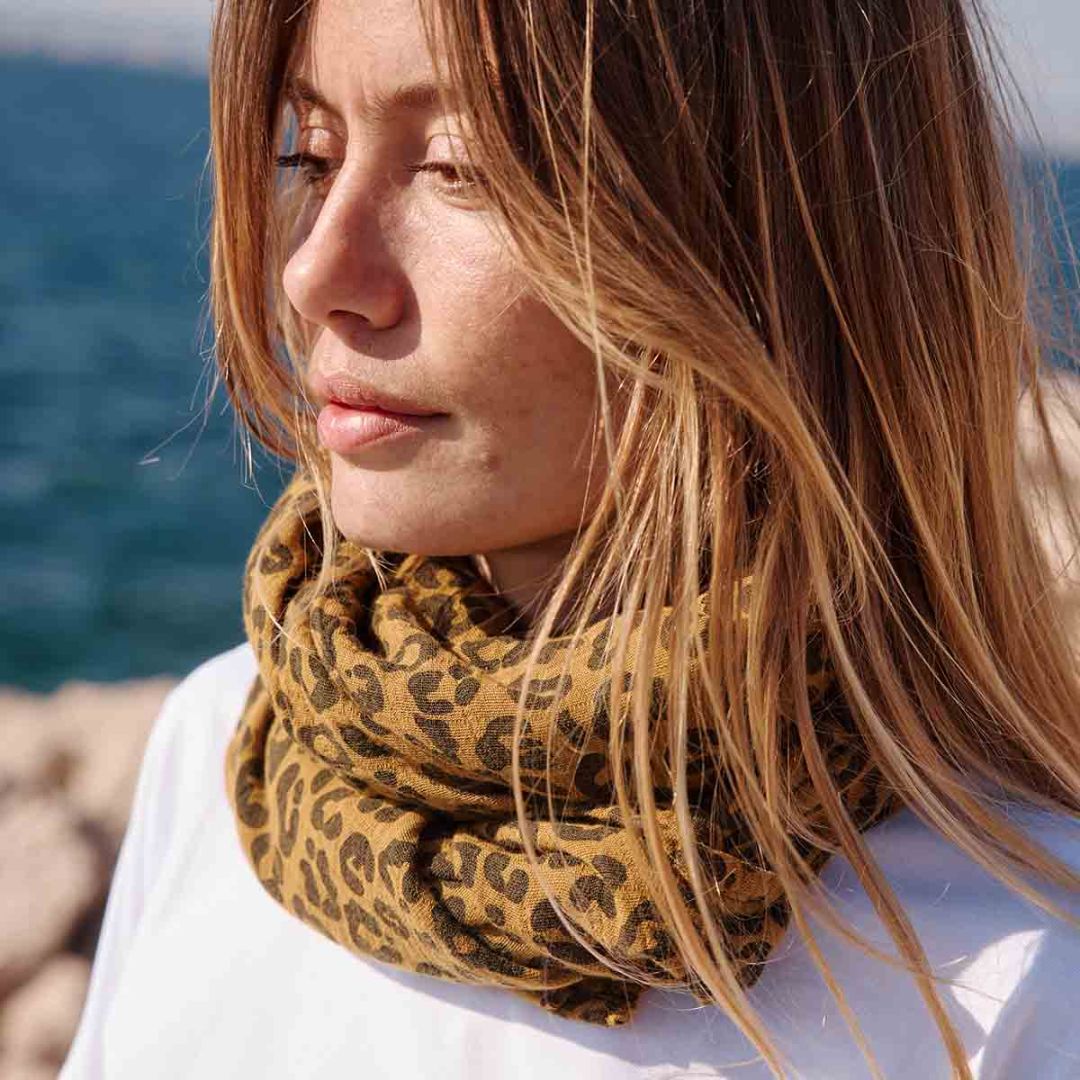 Damen Schaltuch aus Musselin 'Bianca Graou Karamell' 110x110