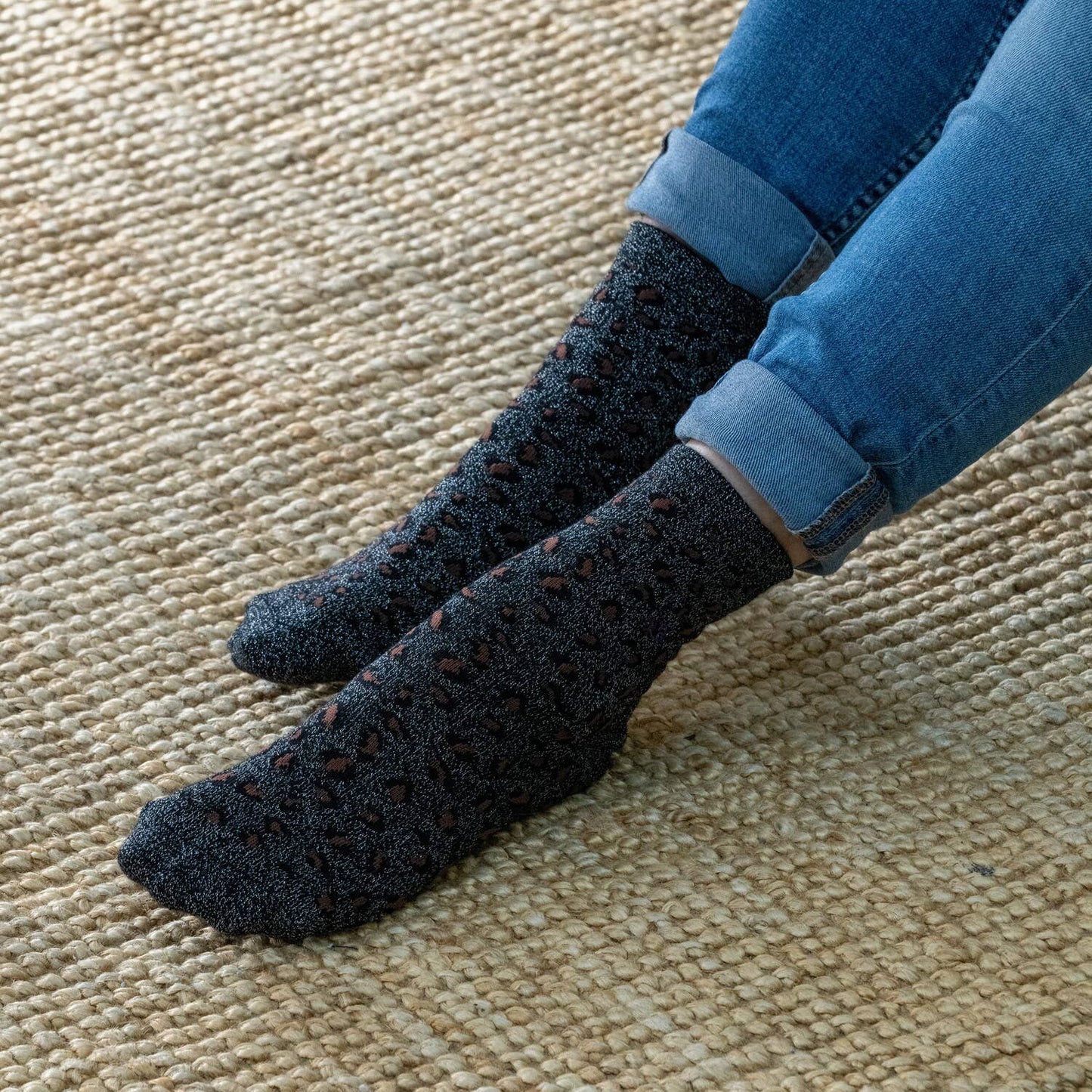 Glitzersocken mit Leopardenmuster schwarz/silber