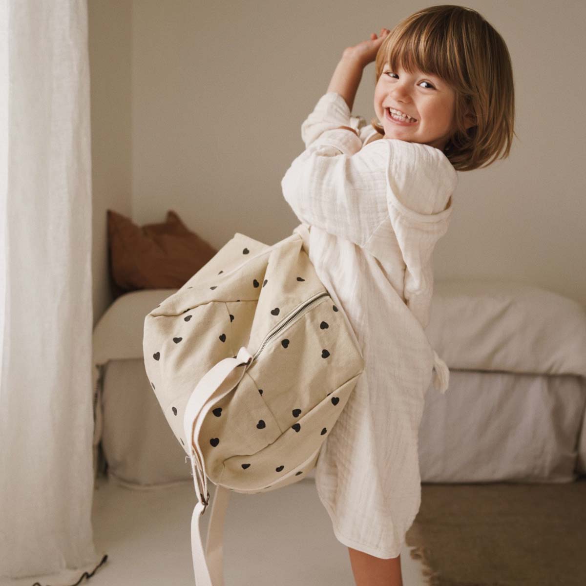 Damen Tasche beige mit Herzmuster