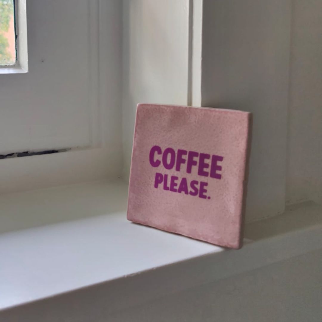 Designkachel | Fliese 'Coffee Please' altrosa/purpur