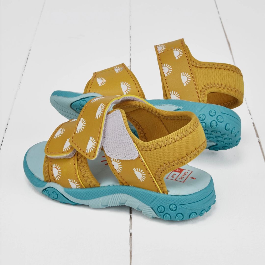 Farbwechselnde Sandalen