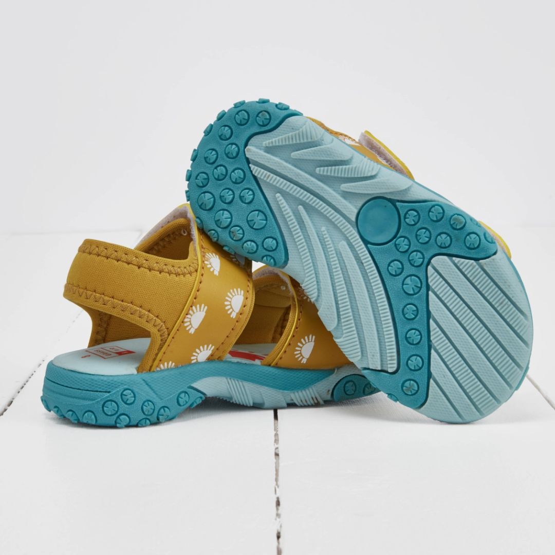 Farbwechselnde Sandalen
