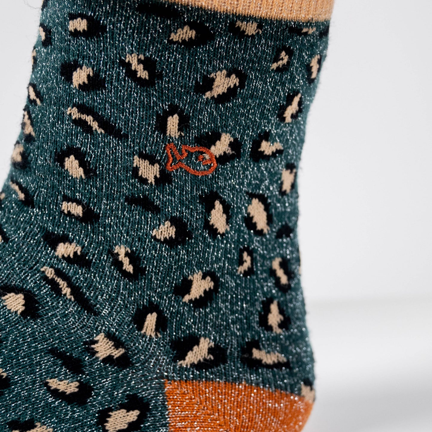 Glitzersocken mit Leopardenmuster grün/silber