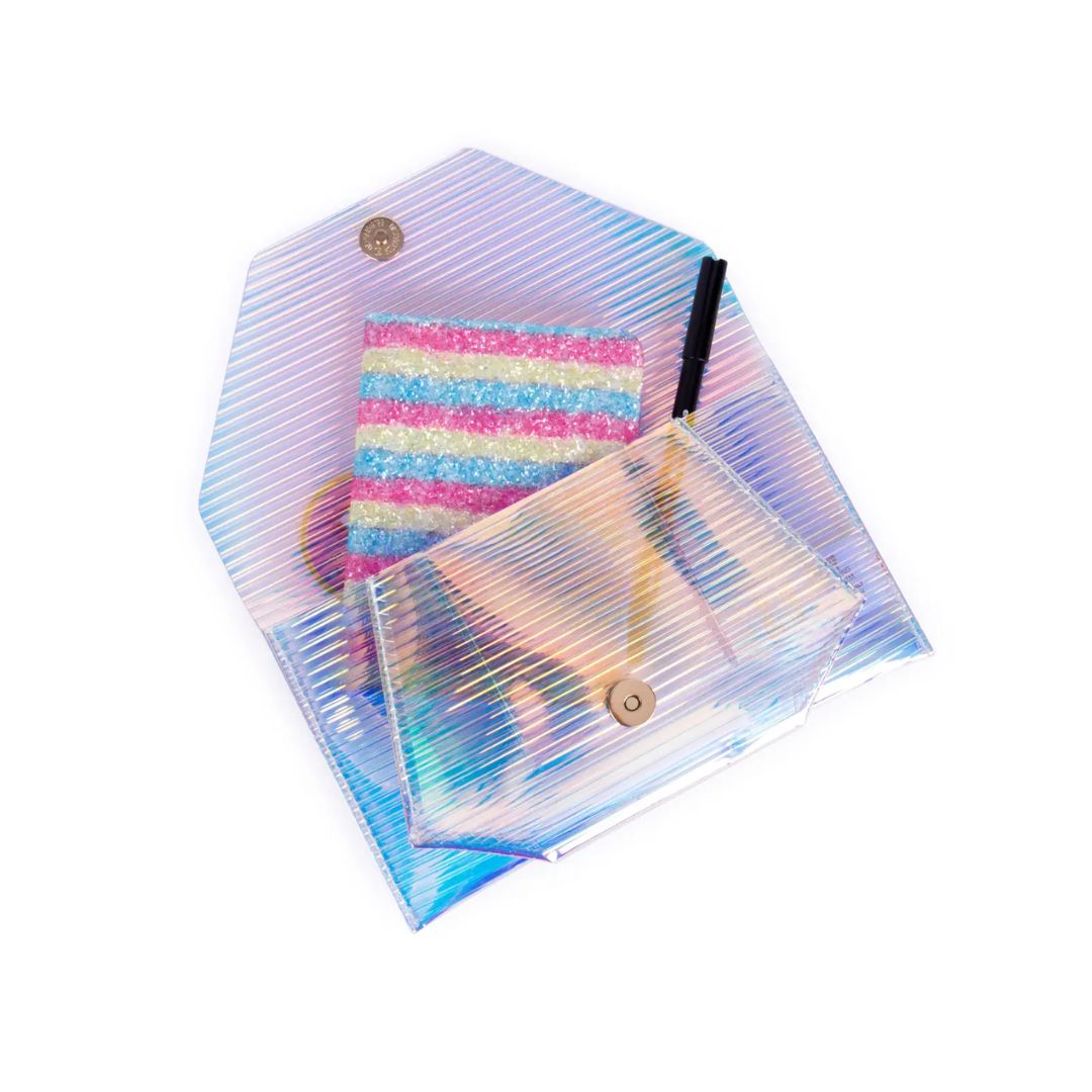 Holografiscche Tasche 'Etui' mit gestreifter Gravur