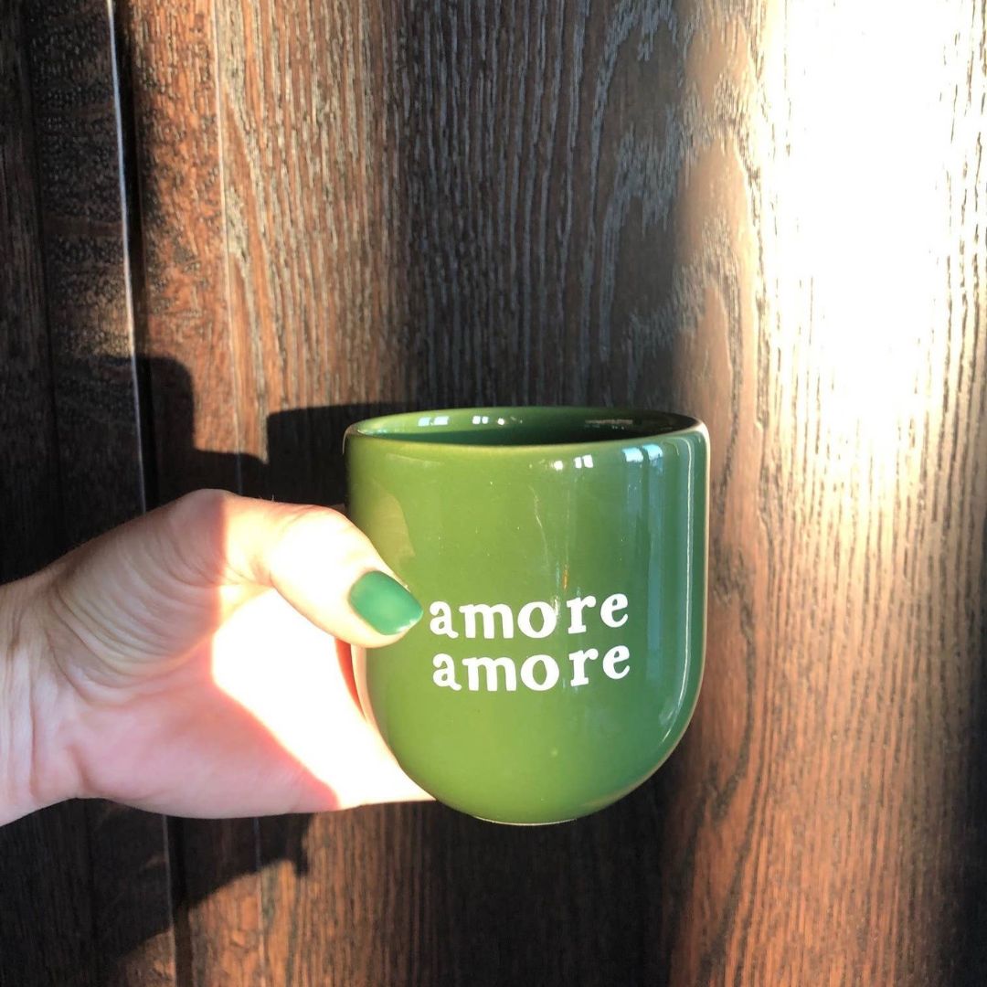 Keramikbecher 'amore amore' grün