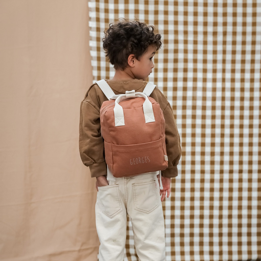 Kinderrucksack 3-7 Jahre 7 Liter personalisierbar backsteinrot
