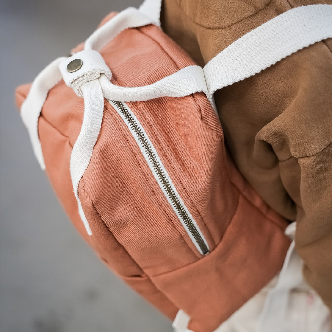 Kinderrucksack 3-7 Jahre 7 Liter personalisierbar backsteinrot