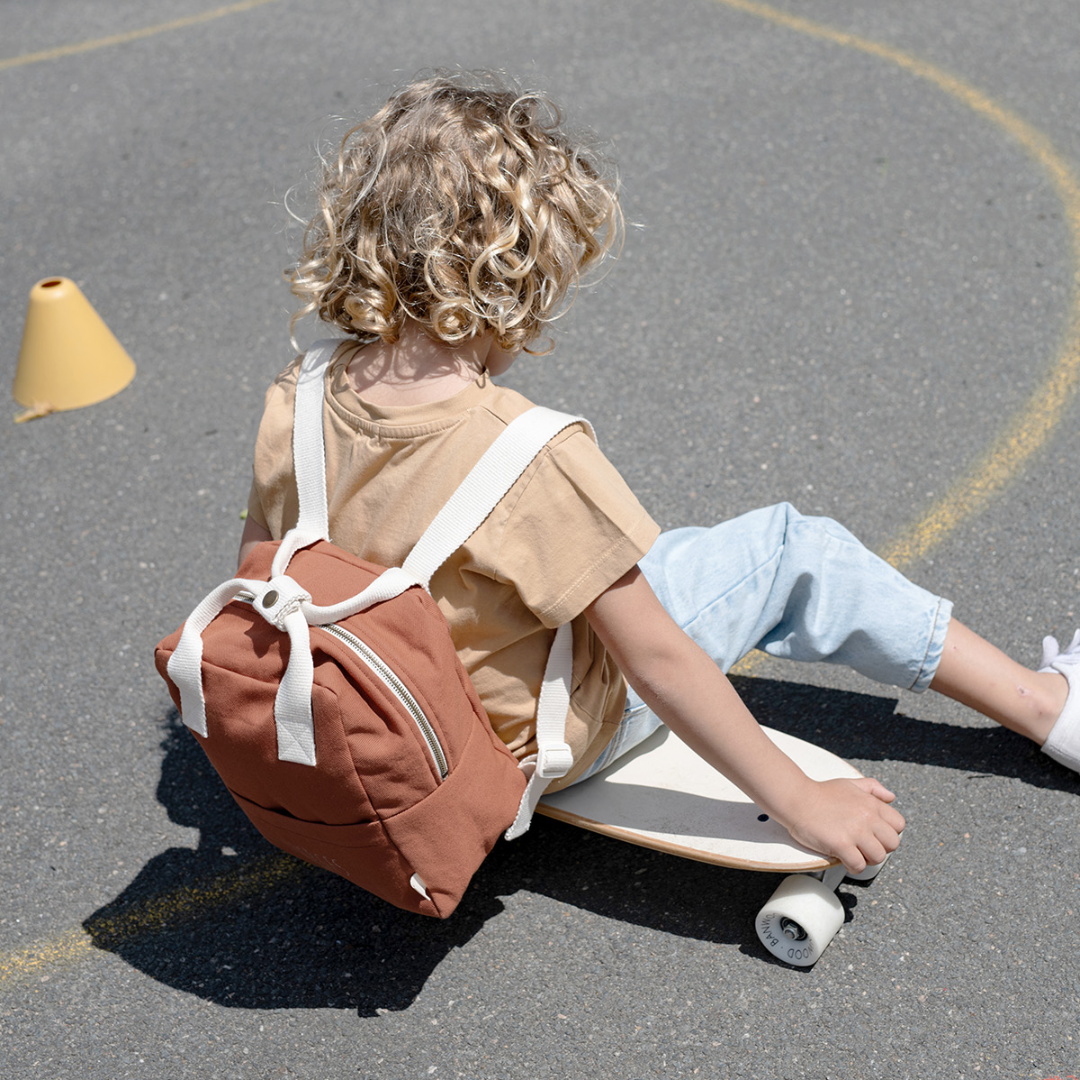 Kinderrucksack 3-7 Jahre 7 Liter personalisierbar backsteinrot