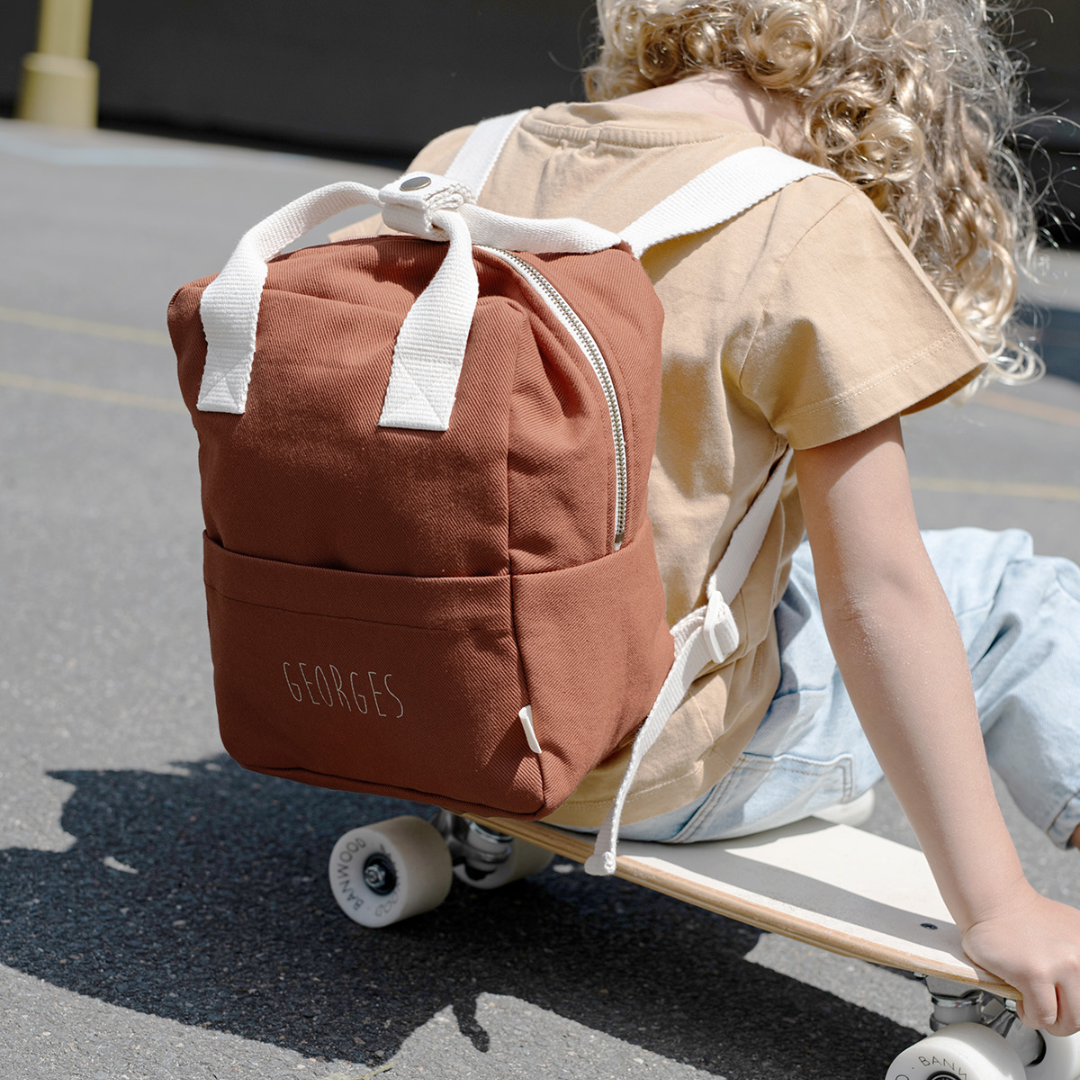 Kinderrucksack 3-7 Jahre 7 Liter personalisierbar backsteinrot